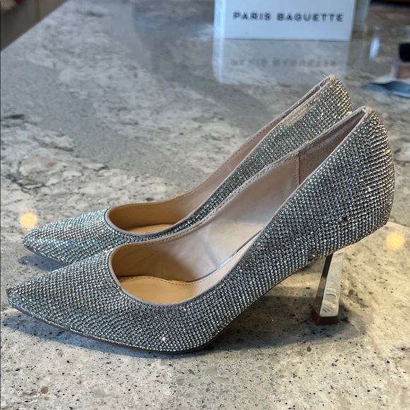Steve Madden Glittering Silver Heels Size 6 - Picture 6 of 14